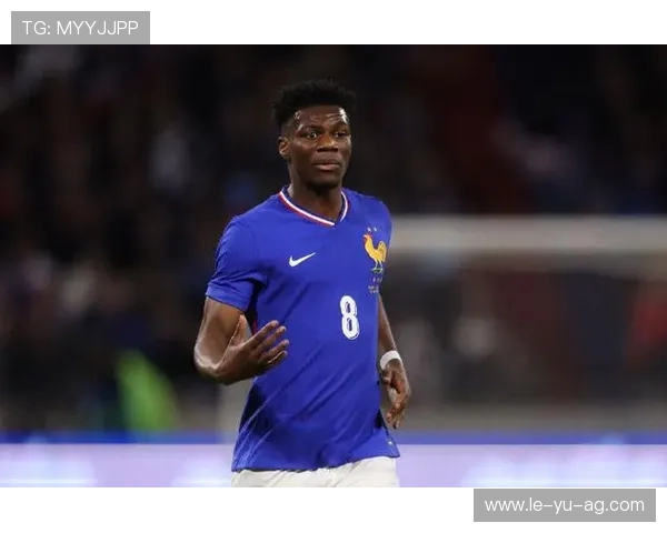 楚阿梅尼技术解析:皇马法国队真核,他是如何掌控中场攻防的?