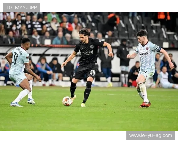 德甲榜首激战:顶尖对决,谁将笑傲排名之巅?