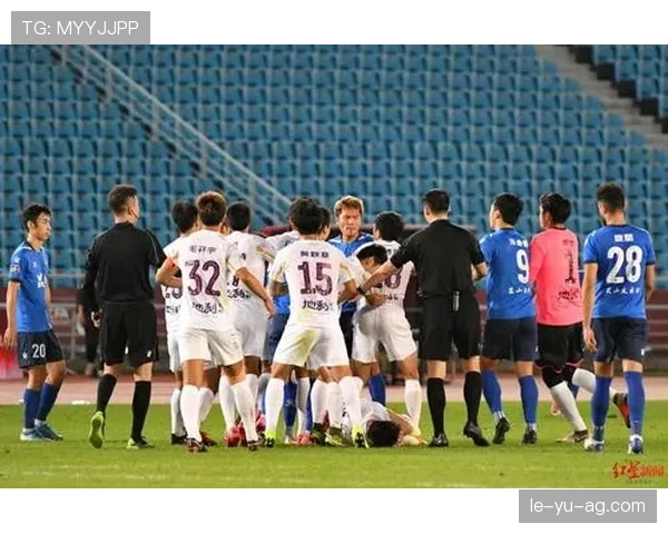 坠球规则详解:裁判何时使用?比赛如何恢复? 坠球规则详解:裁判何时使用?比赛如何恢复?